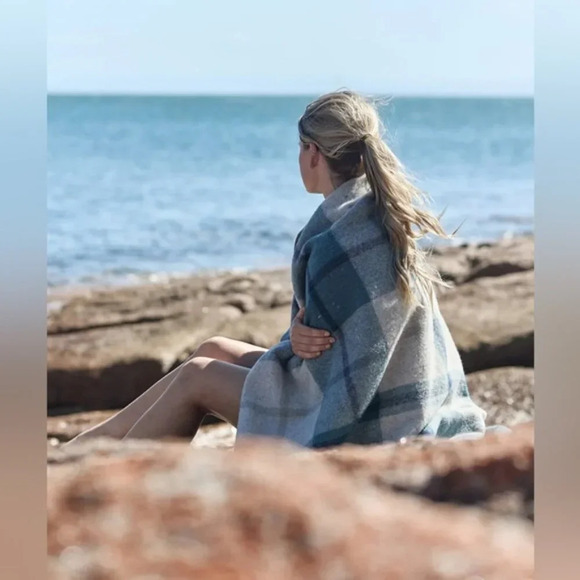 Waverley Australian Luxury 100% Pure Mohair Angora Goat Red Orange Travel Rug - Picture 3 of 9